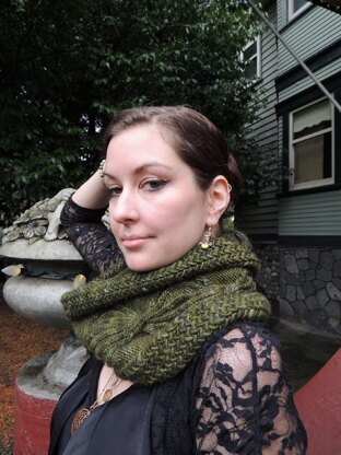 Amplitude Infinity Scarf / Cowl