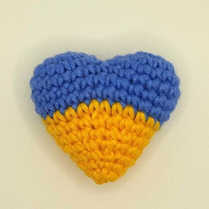 Hearts keychain in colors of the Ukrainian flag