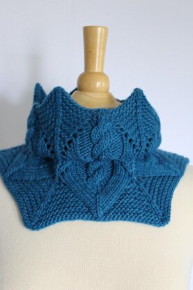 Courtly Cowl