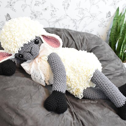 The Woolly Sheep Big Amigurumi