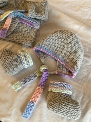 Garter Stitch Baby Set - Bonnet