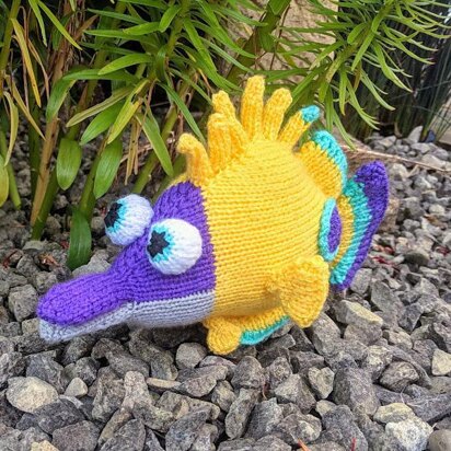 Tad the Butterfly Fish - knitting pattern