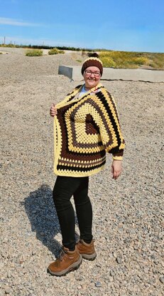 Oversize hexagonal Cardigan and hat