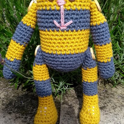 Bumble the Stitchpunk Bee