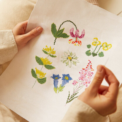 Anchor Cross Stitch Kit - Meadow Flowers