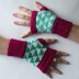 Triangulation fingerless mitts