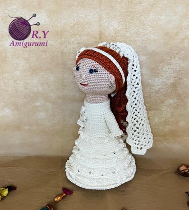 Amigurumi Lala wedding dress