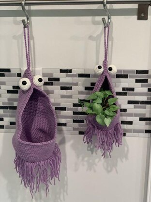Alien Plant Hanger