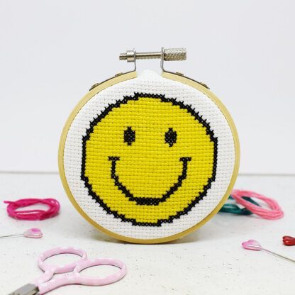 The Make Arcade Smiley Cross Stitch Kit - 3 Inch