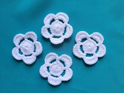 White small flower crochet pattern