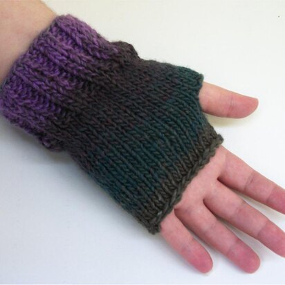 One Skein Easy Ribbed Fingerless Gloves