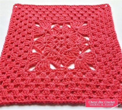 Five Diamonds Granny Square II - 12 inches with I Hook