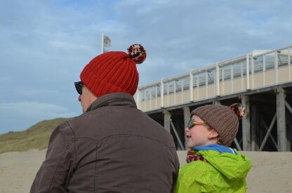 Pom-pommy hat