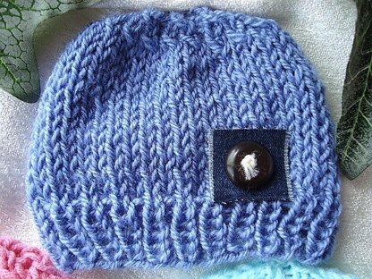 575 UNISEX KNITTED BEANIE HAT, and flower