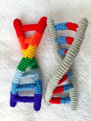 Crocheted DNA mini.