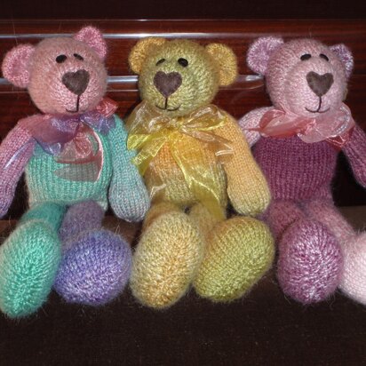 Paz - a basic knitted bear - knitting pattern