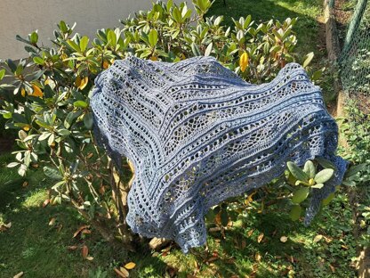 Triangular Scarf "Adrasteia"