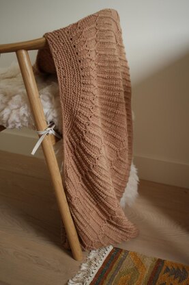 Javelin shawl