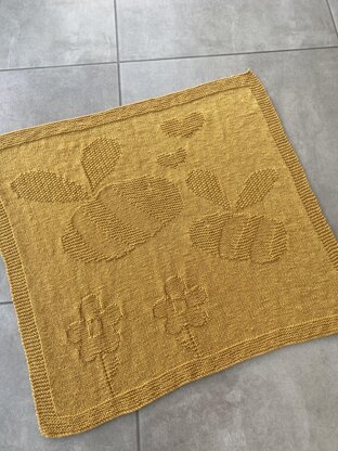 Bumblebee Blanket
