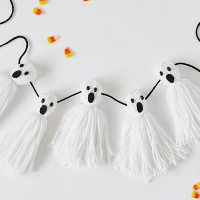 Ghost Tassel Garland in Red Heart Super Saver Economy Solids - LM6306 - Downloadable PDF