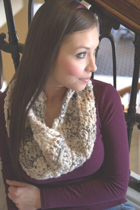 Crochet Muffler in Plymouth Yarn Encore Mega Colorspun - F632