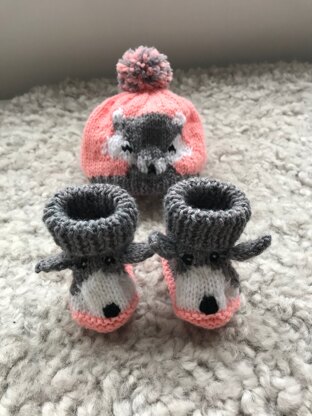 Baby girl fox booties & hat