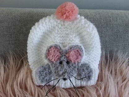 Wee mouse and snowman hats