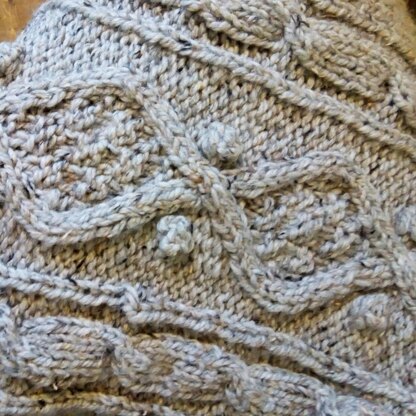 Chunky cable knit throw