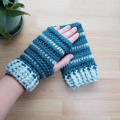 Easy Peasy Fingerless gloves