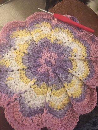 Spoke Flower Blanket