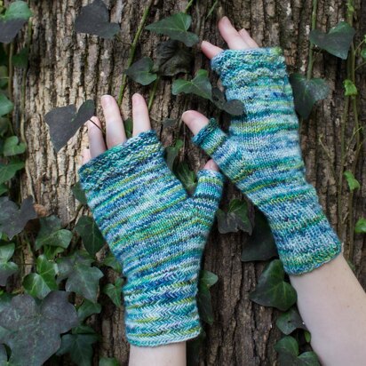 Along the Shores Fingerless Mitts
