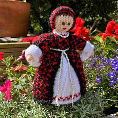 Katherine of Aragon Tudor Doll Knitting Pattern - Toy Knitting Pattern.