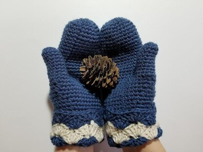 Wavy Shells Mittens