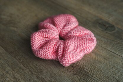 Scrunchies in Deramores Studio DK - Downloadable PDF