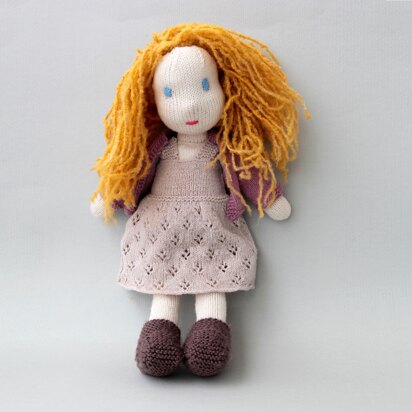 Lola – Waldorf inspired knitted doll