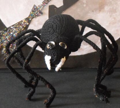 FREE Halloween Spider Family knitting pattern