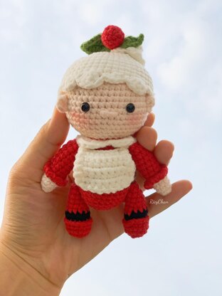 Santa Wife Amiurumi Doll