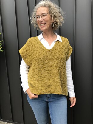 Norah’s Hidden Flower Pullover