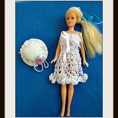 1041 - Barbie Thread Dress