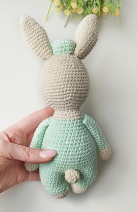 Crochet bunny toy amigurumi pattern