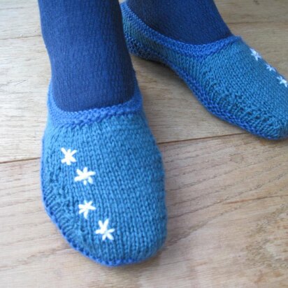 Daisy Pumps - knitting pattern