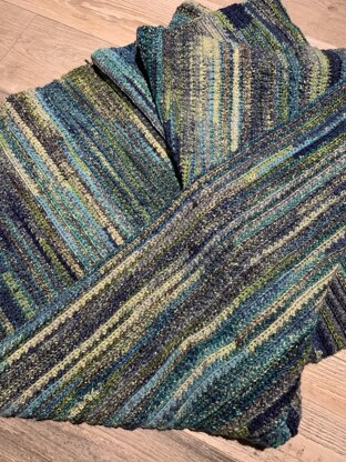 Chunky cable knit style throw