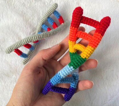 Crocheted DNA mini.