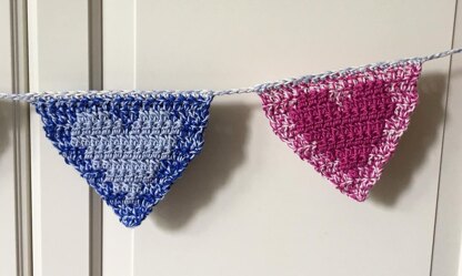 Crochet Hearts Banner Pattern: Floating Hearts Valentine Garland