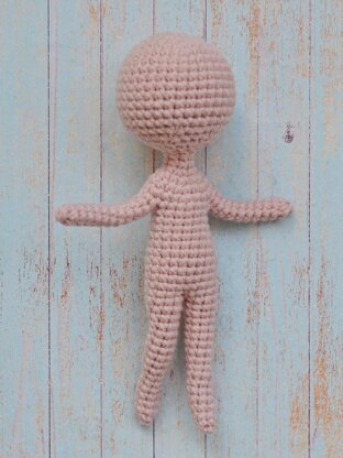 Crochet base little Doll