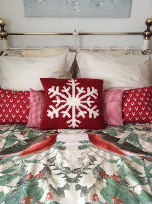 Snowflake cushion