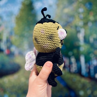 Zombee (Zombie - bee) Crochet Pattern