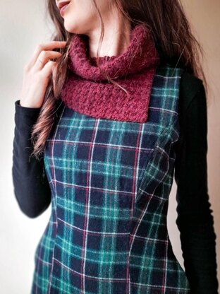 Berry Kiss Cowl