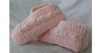 Easy to Knit Bow Slippers