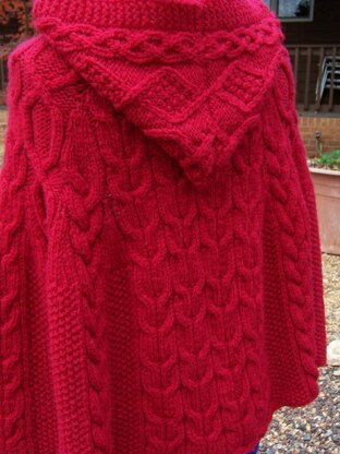 Nollag Seal (Christmas Shawl) cape